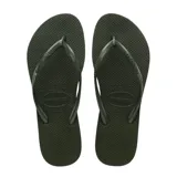 Sandalias tipo ojota Havaianas modelo Slim, con tiras finas y suela de goma con textura antideslizante.