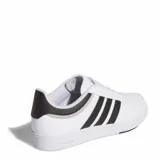 Championes Adidas Hoops 4.0 de diseño urbano inspirado en el básquetbol. Presentan un empeine de cuero sintético blanco con las icónicas tres tiras laterales en color negro y detalles en gris en el talón. Cuentan con cierre de cordones y suela de goma tipo cupsole para mayor estabilidad.