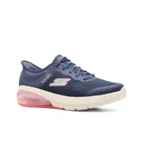 Championes deportivos Skechers Hands Free Slip-ins Go Walk Air 3.0 Yasmin, color azul marino, con capellada de malla, cordones elásticos ajustables, plantilla Skechers Air-Cooled Memory Foam, tecnología Heel Pillow y suela Goodyear antideslizante.