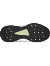 Championes de entrenamiento Under Armour Reign XT para mujer, con diseño técnico en color blanco y detalles en amarillo neón y negro. Presentan amortiguación UA HOVR de doble densidad y tecnología UA TriBase para mayor estabilidad y contacto con el suelo.