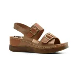 Sandalias marrones con plataforma baja, tiras anchas con hebillas ajustables y plantilla acolchada.