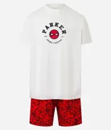 Conjunto de pijama corto para hombre, con remera blanca con estampa de Spider-Man y short rojo con estampado de telarañas.