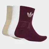 Pack de tres pares de medias Adidas de media caña con puño acanalado, en colores beige, blanco y bordó, con el logotipo del Trifolio bordado en el lateral.