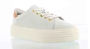 Zapatos tipo championes de plataforma Bottero, color blanco, con cordones y detalle en tono cobre en el talón.