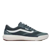 Championes Vans modelo Ultrarange 2.0 MTE, color azul verdoso oscuro con la icónica Sidestripe en blanco. Presentan una puntera de goma moldeada y una entresuela UltraCush™ Lite blanca con suela de goma marrón.