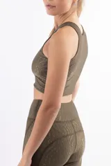 Calza corta de lycra azul de compresión, tiro alto.