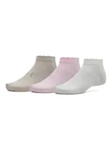Pack de tres pares de medias deportivas Under Armour de corte bajo, color blanco, con diseño ultradelgado, transpirable y soporte de arco integrado.