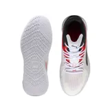 Championes de básquet Puma Dagger, diseño multicolor en blanco, rojo y negro, con suela blanca y detalles deportivos.