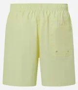 Bermuda básica masculina de microfibra en color negro, con cintura elástica ajustable mediante cordón y bolsillos laterales.