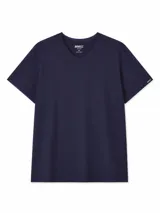 Remera de cuello en V, manga corta, color azul marino, con etiqueta pequeña de la marca en la manga.