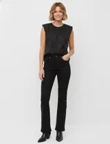 Blusa negra sin mangas de gasa labrada, marca Floral & Ivy. Tiene abertura central en la espalda con botón, aplique interno de hombreras y forro interno a tono.