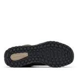 Bota de senderismo Columbia Fairbanks Mid, color verde oliva con detalles en beige y negro. Confeccionada con parte superior textil impermeable, cuello y talón de gamuza, puntera reforzada, entresuela acolchada TechLite y suela de caucho Omni-Grip para mayor tracción.