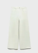 Pantalón de jean estilo wide leg, de tiro medio, con cierre frontal de cremallera y botón, trabillas para cinturón y diseño de cinco bolsillos.