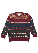 Buzo de punto color borgoña con cuello redondo y diseño geométrico multicolor.