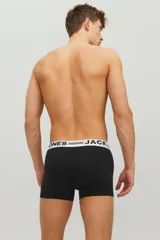 Pack de tres boxers tipo trunk negros con ajuste ceñido y cintura elástica blanca con logo Jack & Jones.