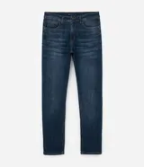 Pantalón de jean corte slim, color azul oscuro, con cierre frontal de botones y cremallera, bolsillos laterales y trabillas para cinturón.