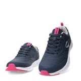 Championes deportivos Topper modelo Boro III, color azul marino con detalles en fucsia y blanco. Presentan un diseño de corte bajo con cordones, suela blanca con refuerzos en fucsia y logo de la marca en el lateral.