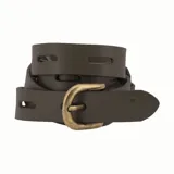 Cinturón de cuero color marrón chocolate, con diseño de perforaciones alargadas a lo largo de la tira, hebilla metálica en tono bronce y logo de la marca grabado en el extremo.