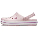Zuecos Crocs modelo Crocband™ en color lila claro con plataforma blanca y una línea decorativa morada. Presentan el diseño clásico con orificios de ventilación y tira trasera ajustable.