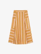 Falda larga cruzada de viscosa y poliamida, color celeste con estampado de líneas diagonales bordó. Presenta silueta amplia, bolsillos laterales y detalle de mangas de camisa incorporadas en la cintura para anudar.