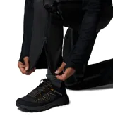 Pantalon de trekking Columbia modelo Whistler Peak Pant, de color negro con detalles reflectantes, impermeable y transpirable con tecnología OutDry Extreme y costuras selladas. Cuenta con cremalleras laterales bidireccionales, cintura ajustable y refuerzos resistentes en la parte inferior.
