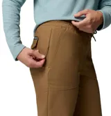 Pantalón jogger Columbia modelo Roc Ripstop, color marrón, con cintura elástica ajustable con cordón, bolsillos frontales tipo cargo y puños elásticos en los tobillos.