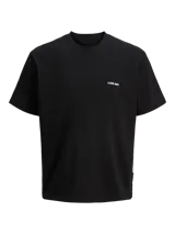 Remera negra de manga corta y cuello redondo con fit regular. Presenta un detalle minimalista con la inscripción "CORE dept." en el frente y una estampa gráfica destacada en la espalda.