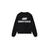 Buzo negro de cuello redondo y corte oversize, con estampa blanca en la espalda de la marca Eme Studios.