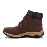 Bota acordonada marrón con suela de goma color caramelo y detalles en color naranja.