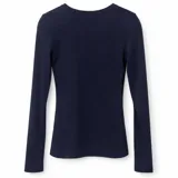 Remera de manga larga en color marrón, con cuello redondo y ajuste al cuerpo.