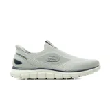 Championes deportivos Skechers modelo Slip-ins Track Fenor, color gris. Diseño sin cordones con tecnología Heel Pillow para mayor sujeción, parte superior de tejido elástico Stretch Knit y plantilla acolchada Air-Cooled Memory Foam. Suela flexible con tracción.