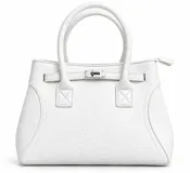 Cartera estructurada de textura granulada color blanco, con doble asa corta, cierre superior y herrajes metálicos plateados con detalle de trabilla frontal.