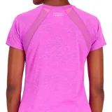 Remera deportiva New Balance color fucsia, de corte clásico y mangas cortas.