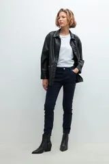 Pantalón de jean negro de corte slim.