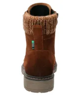 Botín de gamuza color café con ajuste de cordones, cuello de tejido de punto acanalado y suela de goma con relieve.