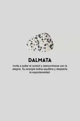 Par de aros tipo argolla dorados de acero quirúrgico, con una piedra natural de color gris translúcido colgando de cada uno.