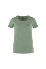 Remera verde de manga corta con cuello redondo y logo estampado en el pecho.