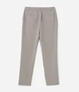 Pantalón de sastrería color gris oscuro, con cintura elástica y trabillas. Confeccionado en viscosa certificada, ofrece una caída liviana y un estilo sofisticado.
