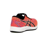Championes de running Asics Gel-DS Trainer 25 con capellada de malla multicolor en tonos anaranjados y fucsias, entresuela blanca y suela negra. Presentan el logotipo lateral de Asics en color negro con borde blanco y cordones negros.