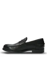 Mocasines Hush Puppies modelo Lucanos, de cuero color negro, con diseño clásico de antifaz y suela de goma.