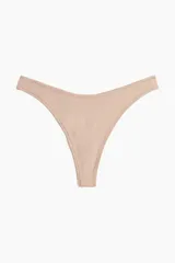 Pack de tres bombachas tipo thong (colaless) de microfibra, tiro bajo, con cintura en V y refuerzo interior. Incluye colores negro, beige y blanco.