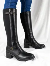 Bota de caña alta negra, realizada en napa Milano con pantorrilla de lycra italiana y detalles en crocco al tono.