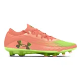 Championes de fútbol Under Armour Magnetico Elite 4 FG, diseñados con tecnología UA Clone para un ajuste personalizado. Presentan una combinación de colores salmón y verde lima, con estampado 3D para mayor control y zona de golpeo de silicona. Incluyen cuello de punto tipo calcetín y suela ligera con tacos mixtos para tracción multidireccional.