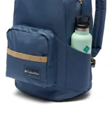 Mochila urbana y de senderismo de 22 litros, color azul oscuro, con acolchado en la parte posterior para mayor comodidad y soporte. Incluye funda para laptop de hasta 15 pulgadas, bolsillos frontales para accesorios pequeños y bolsillo para botella de agua. La base es plana y acolchada.