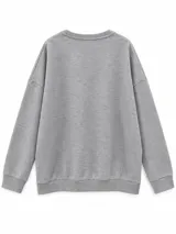 Buzo de cuello redondo, mangas largas con hombros caídos y aberturas laterales en el dobladillo, confeccionado en tejido de punto gris melange con puños y cintura elásticos acanalados.