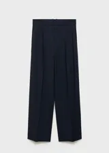 Pantalón de vestir de tiro bajo y diseño wide leg color azul marino, con pinzas en la parte delantera y bolsillos laterales.