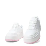 Championes urbanos Umbro modelo Milo High, de diseño tipo plataforma en color blanco con detalles en rosado en la suela. Presentan el logo de la marca grabado en el lateral y perforaciones en la puntera para mayor ventilación.