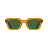 Lentes de sol con marco cuadrado color naranja traslúcido y lentes verdes. Hechos a mano con madera y acetato.