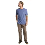 Remera Roark Safe Camp de manga corta y cuello redondo, color azul con pequeño estampado circular en el pecho.