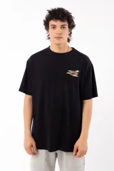 Remera negra de algodón con estampa en la espalda de Bart Simpson reinterpretado en un estilo abstracto y surrealista.